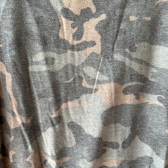 Size XL | Camo Print Oversized Top | boxy wide fit - Picture 3 of 4